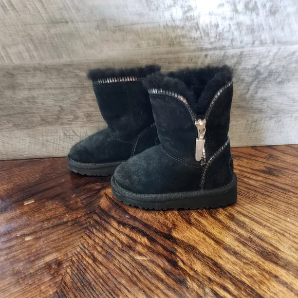 Toddler Size 6 Black Ugg Boots - Picture 5 of 7